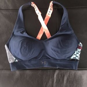UA NWOT sport bra SZ S